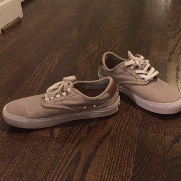 Vans - Picture 2 of 3